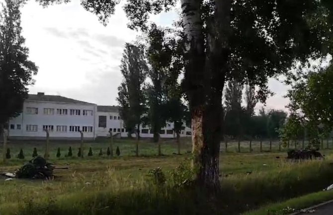Teška nesreća u Srbiji: Život izgubila rođena braća, automobil se prepolovio(FOTO)