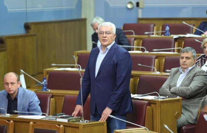 Reagavanje NSD-a: Mandić nikad više poslanik opozicije