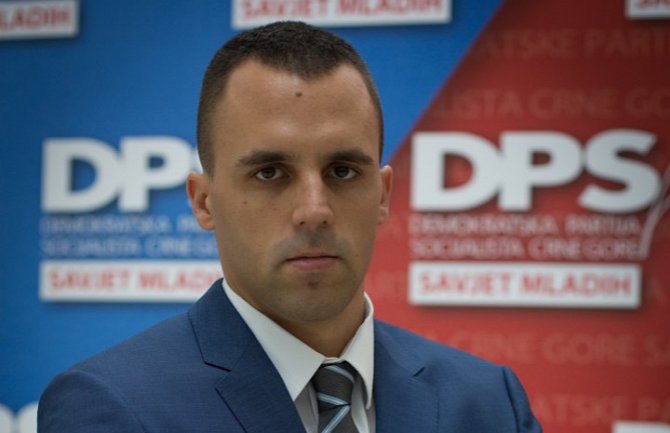 Pešić:  
