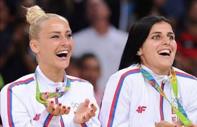 Sestre Dabović podržale koaliciju „Mir je naša nacija“: I u zdravom tijelu zdrav duh je naša nacija!