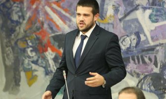 Nikolić: Odlučno ćemo štititi mir, sigurnost, imovinu ljudi i javne resurse dok vršimo vlast