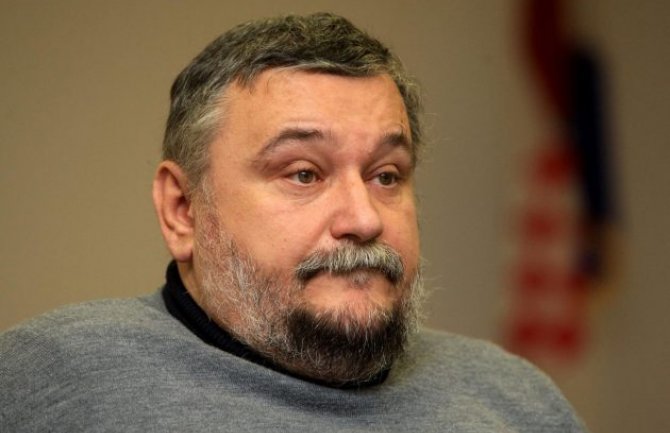 Đenero: Crna Gora još uvijek nije poražena, ključ i bravu drži Abazović