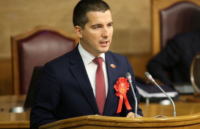 Bečić: Samo disciplinom i poštovanjem mjera možemo stati na put globalnoj prijetnji po zdrave