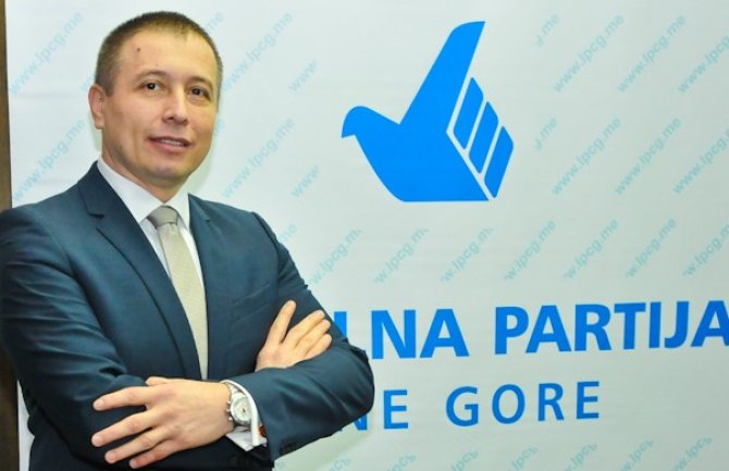Rabrenović: Skrnavljenje Osmanagića džamije udar je vandala na sve nas