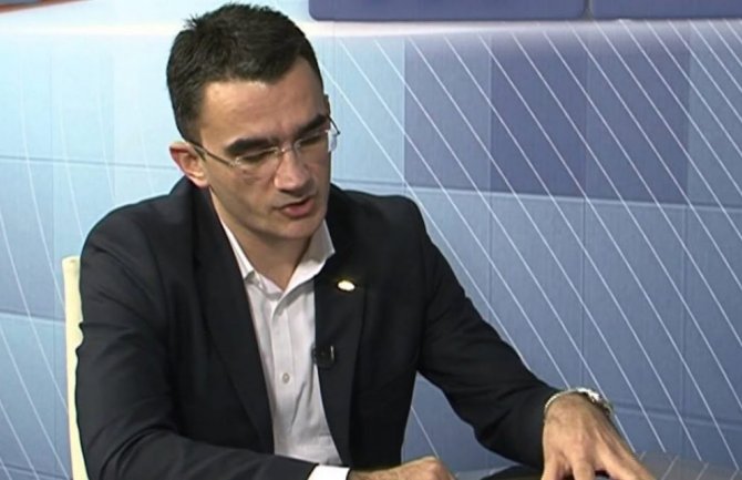 Leposavić: Crna Gora je počela da se vraća sebi