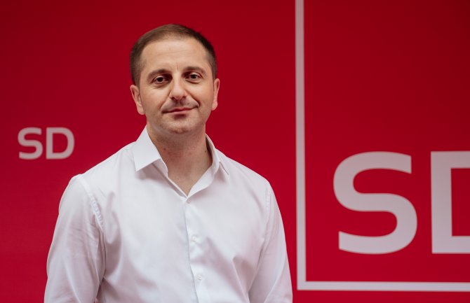 Šehović o Milatovićevoj platformi: „Selo gori a baba se češlja“