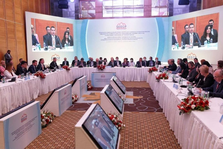 162435989301i1920x1280