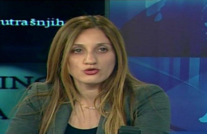 Radinović:  Crveni alarm za Vladu, dužna da pronađe način da zadrži mlade ljude