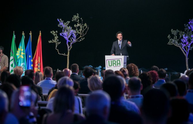 Kongres URE okupio čitav politički spektar, skup uveličali i gosti iz regiona i Evrope