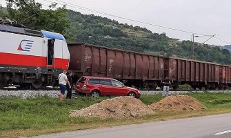 Neuobičajena nezgoda u Bijelom Polju, sudar voza i automobila