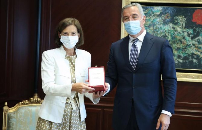 Đukanović odlikovao odlazeću ambasadorku Austrije