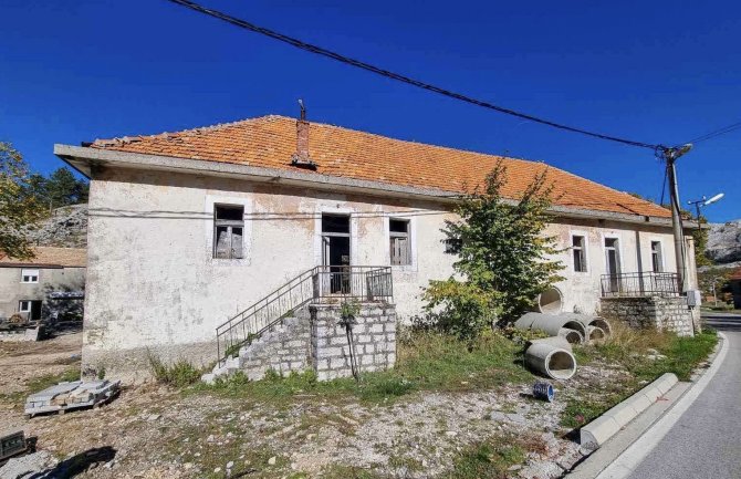 Uskoro rekonstrukcija škole na Njegušima