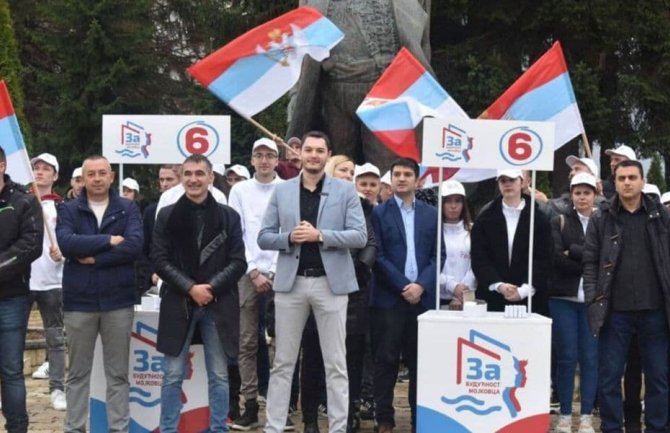 Djeca Krivokapića i pojedini ministri napadima na koaliciju 