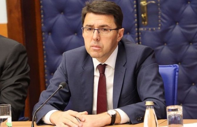 Radulović: Vraćanjem mandata građanima provjeriti legitimitet svih politika 