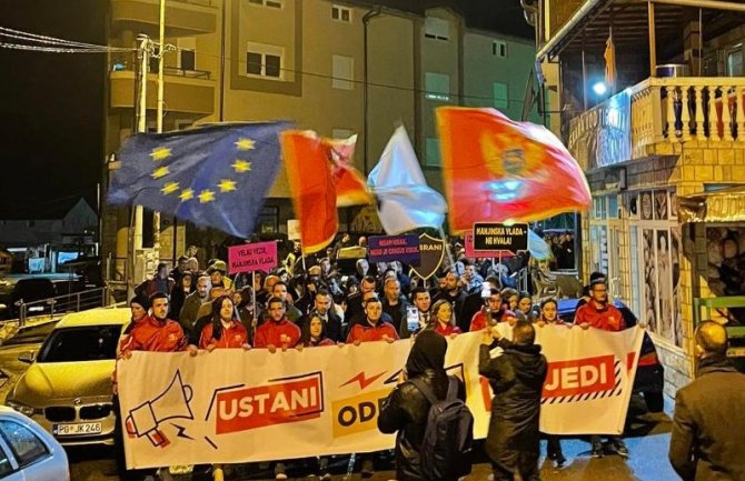 Protest Demokrata u Petnjici, Bečić: Ne brukajte više Crnu Goru, ne maltretirajte građane