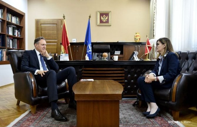 Crna Gora mora pokazati posvećenost reformama u ključnim oblastima