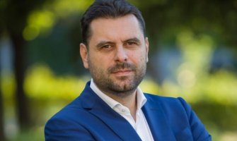 Vujović: Dok Božena traži olovku, vrh vlasti švercuje