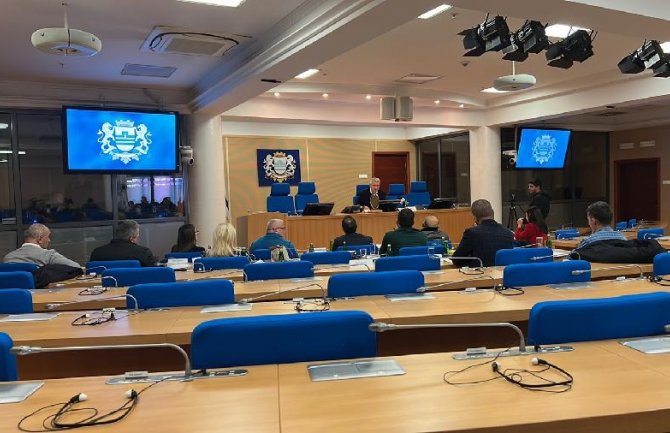 Vukčević: Manjina u IK pokušala da proglasi konačne rezultate