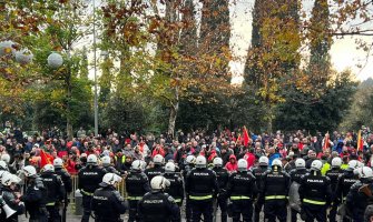 Blokirano više saobraćajnica u Podgorici,  stigao još jedan kordon policije