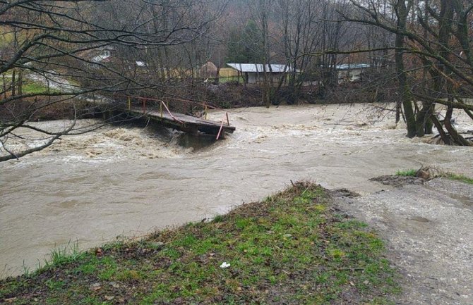 Osam porodica devet dana odsječeno od svijeta zbog nevremena ili nemara?