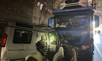 Bogetići: U sudaru kamiona i automobila poginula jedna osoba