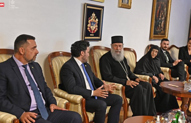 Abazović i Đurović posjetili Pećku patrijaršiju