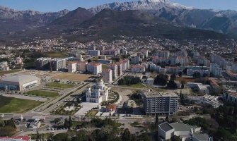 U šta se pretvorila Crna Gora : Posle paljenja kombija ovo je drugi napad  iz vjerske i nacionalne mržnje na sportiste i goste  iz Sarajeva?