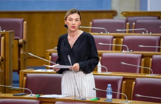 Strujić-Harbić: Protiv smo predloga da nedjelja opet bude radna, to je dan za porodicu