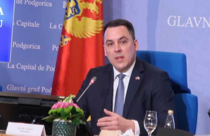 Vuković: Vučić ne želi Crnu Goru u EU.