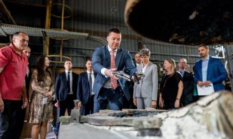 U Nikšiću danas istopljeno blizu 800 komada oružja