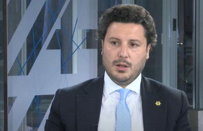 Abazović o skaj prepiskama: Građani da pripreme kokice, otkrića epohalna za državu