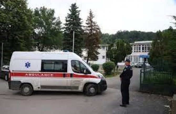 Ocu učenika koji je ranio nastavnika u Lukavcu jednomjesečni pritvor