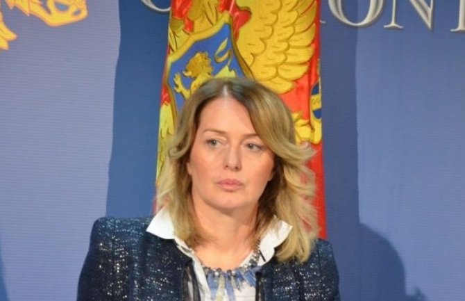 Bošnjak: Sve bi izgleda bilo oprošteno da je prva dama ostala anonimna i da je ćutala