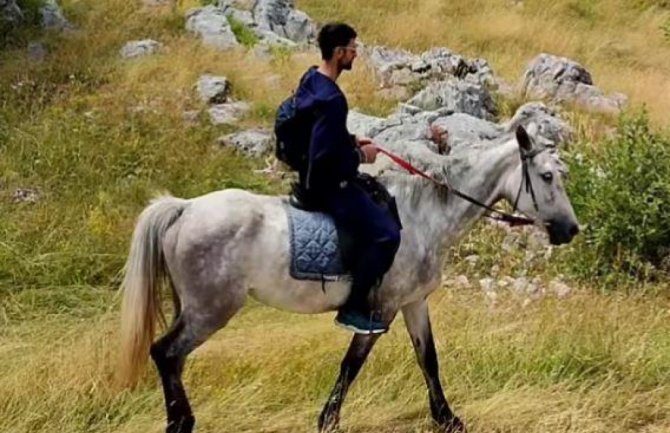 Đoković uživa u Crnoj Gori: Najbolji teniser u istoriji dane provodi na Durmitoru