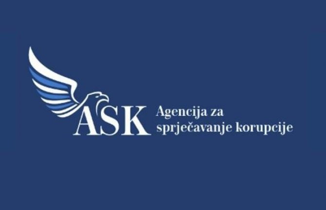 Zakon, a ne ASK, određuje ko je javni funkcioner