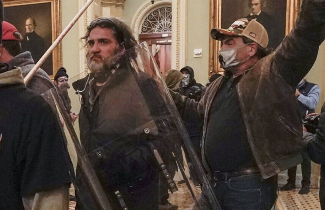 Spacoliniju deset godina zatvora jer je omogućio masi da upadne u Kongres SAD-a