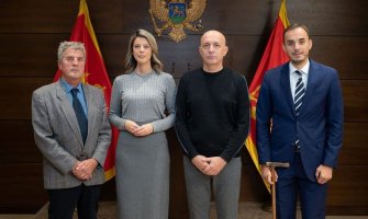 Poslanici URE sa Unijom slobodnih sindikata: Vratiti starosnu granicu za odlazak u penziju