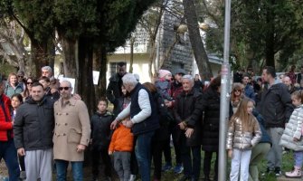 Protest u centru Podgorice: Izgradnjom nove zgrade stvorio bi se zatvor za stotine porodica