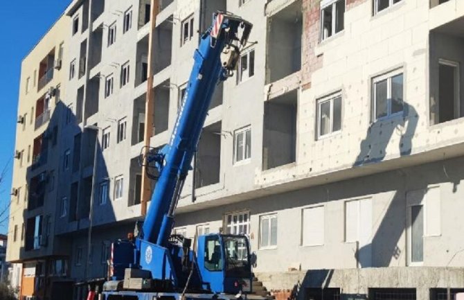 Sjutra rušenje Lamele na Zabjelu; Stanari: Ne smije se protiv zakona