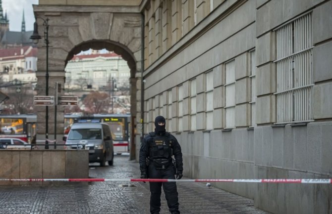 Slovačka: Stariji muškarac uhapšen posle prijetnji da će ponoviti masakr iz Praga