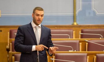 Rakočević: Mandić u Briselu glumi evropejca, dok njegovi funkcioneri, na čelu Vranešom ljuljaju temelje ustavnog poretka CG