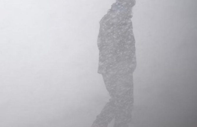 Mećava zatvorila puteve na granici Kalifornije i Nevade