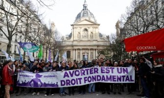 Francuska danas postaje prva zemlja koja u svoj Ustav uvela pravo na abortus