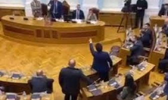 Ti si DPS: Verbalni sukob Abazovića sa Vučurovićem i Mandićem