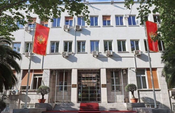 Konatar: Mandić odbija da zakaže premijerski sat; Nikolić: Poražavajuća količina neozbiljnosti zakonodavne i izvršne vlasti