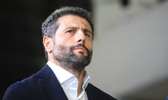 BEOGRAD: Bahati Šapić razbio građaninu telefon, razgovor sve vrijeme bio na ivici fizičkog obračuna