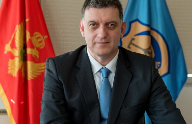 Komnenović: Utvrditi odgovornost navijača koji su učestvovali u incidentu na Pinama