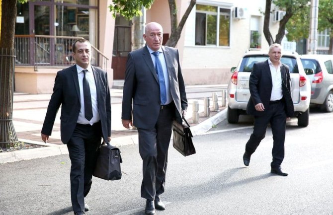 PORUKE IZ PRITVORA: Bivši specijalni tužilac u pismu prijatelju, publicisti i novinaru Šekiju Radončiću obrazlaže neosnovanost optužbi i nezakonito ponašanje postupajućeg tužioca Specijalnog državnog tužilaštva