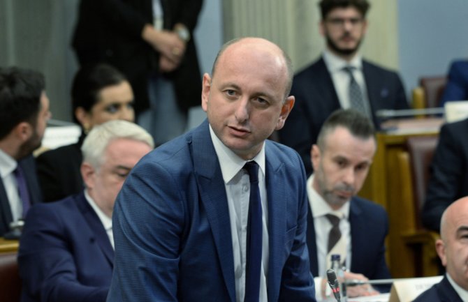 Knežević: Juče nikad ponosniji što sam Srbin, danas nikad mučnije što sam Crnogorac