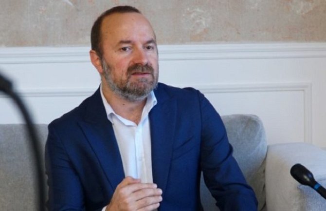 Reakcija Kneževića očekivana, dogovoriti brzu rekonstrukciju Vlade